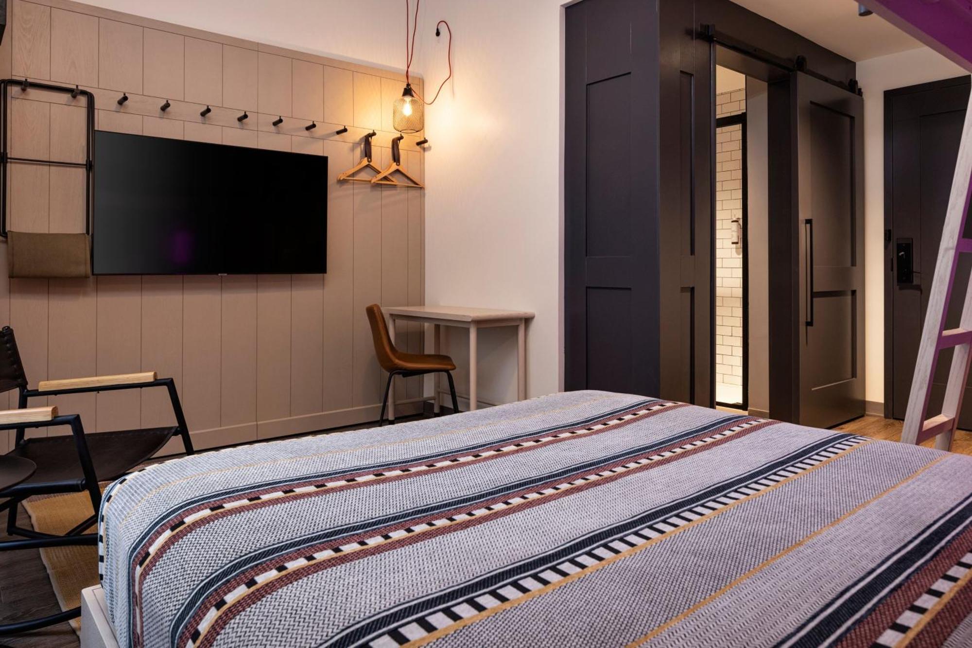 Moxy Omaha Downtown Hotel Exterior foto